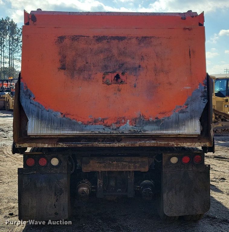 image for item DL7861 2002 Kenworth T800 dump truck