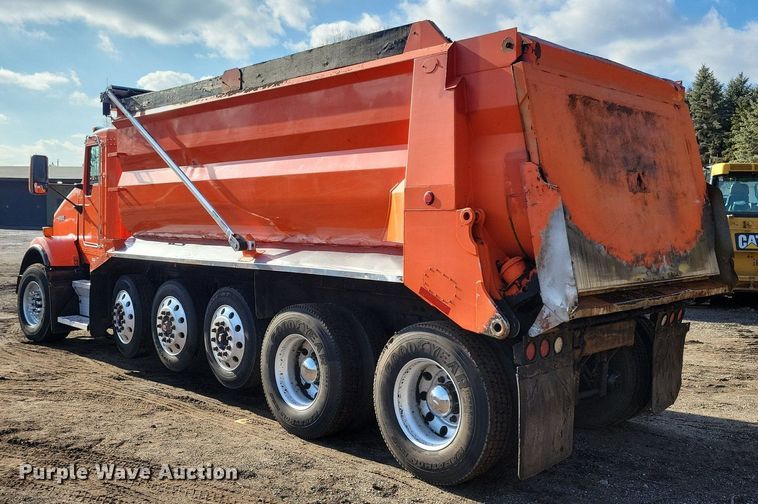 image for item DL7861 2002 Kenworth T800 dump truck