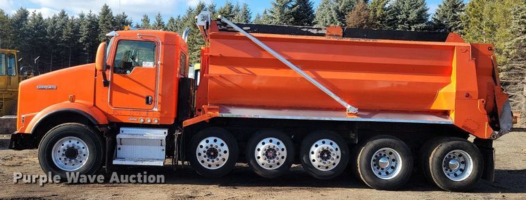 image for item DL7861 2002 Kenworth T800 dump truck