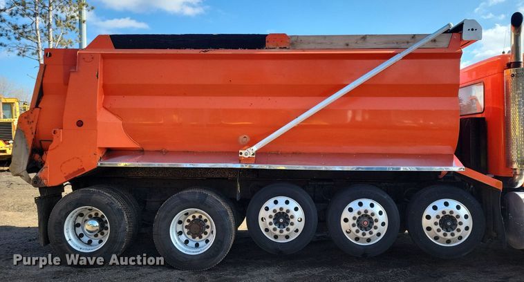 image for item DL7861 2002 Kenworth T800 dump truck