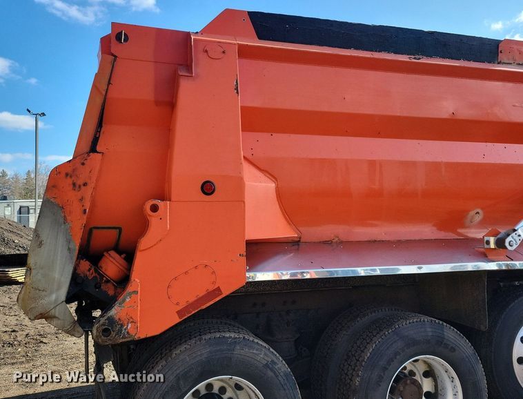 image for item DL7861 2002 Kenworth T800 dump truck