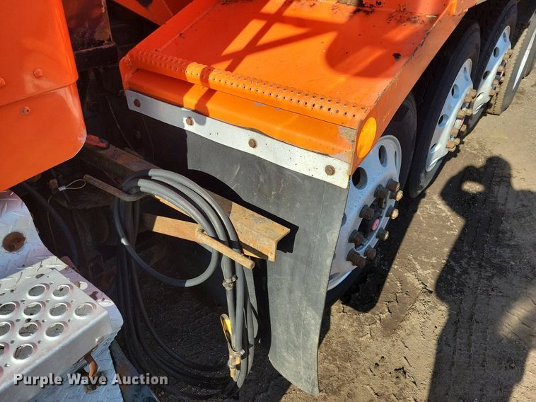 image for item DL7861 2002 Kenworth T800 dump truck