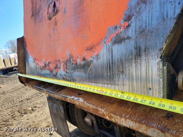 image for item DL7861 2002 Kenworth T800 dump truck