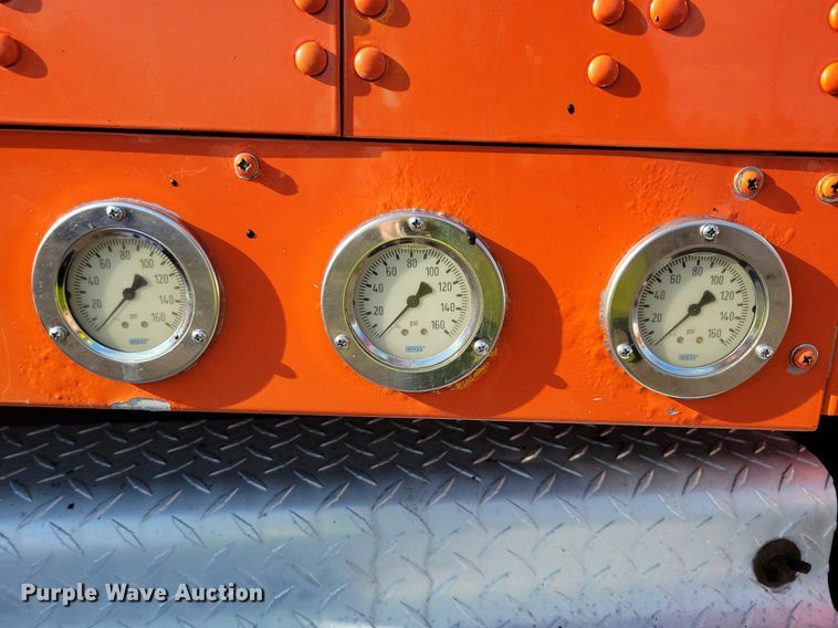 image for item DL7861 2002 Kenworth T800 dump truck