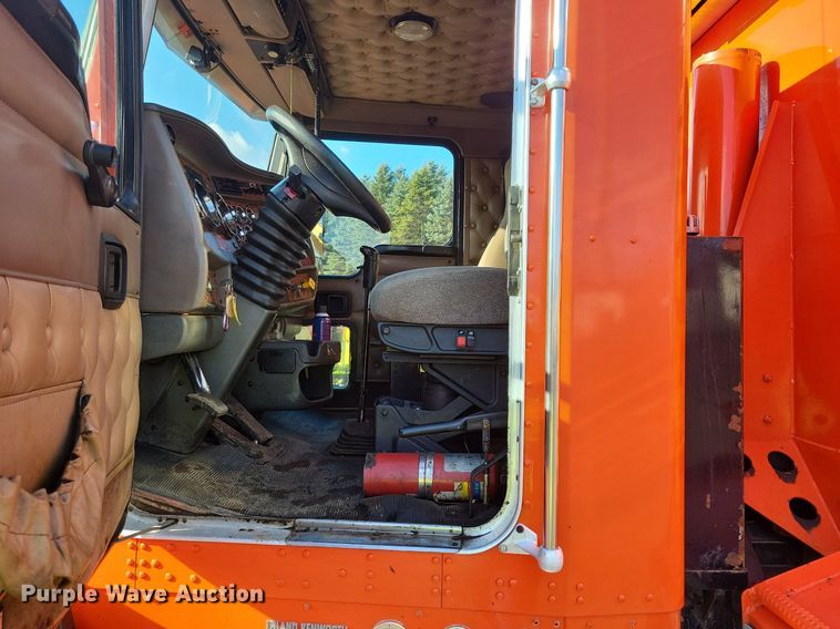 image for item DL7861 2002 Kenworth T800 dump truck