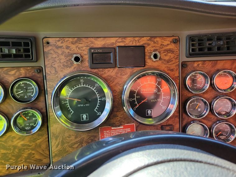 image for item DL7861 2002 Kenworth T800 dump truck