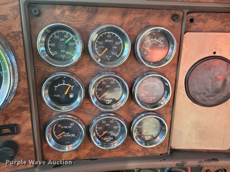 image for item DL7861 2002 Kenworth T800 dump truck