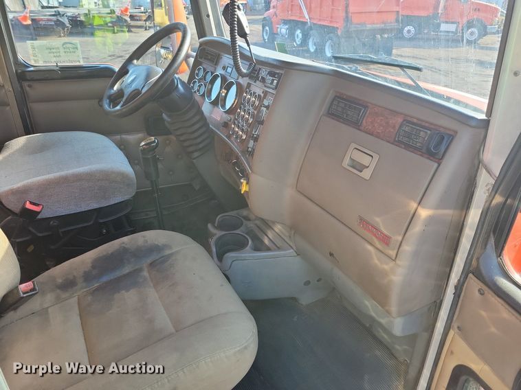 image for item DL7861 2002 Kenworth T800 dump truck