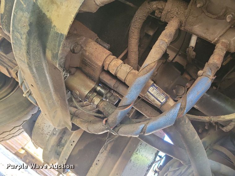 image for item DL7861 2002 Kenworth T800 dump truck