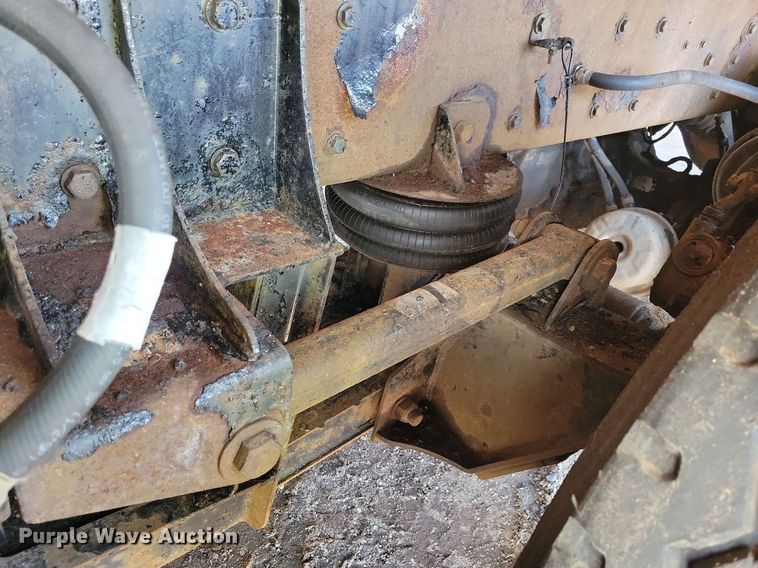 image for item DL7861 2002 Kenworth T800 dump truck