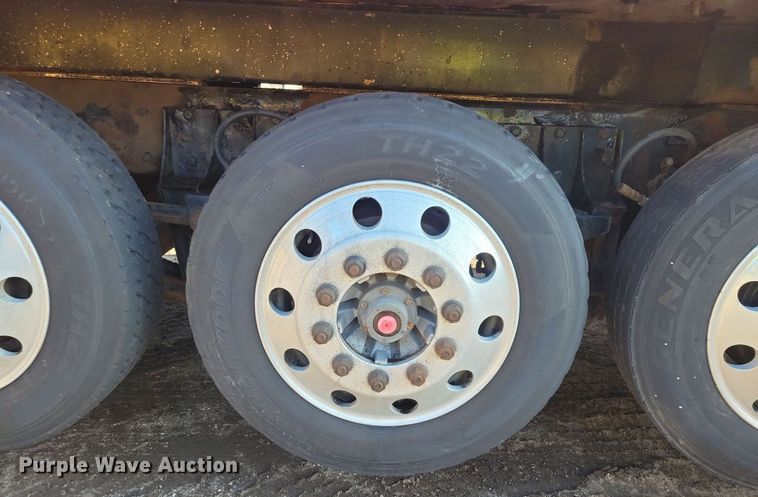 image for item DL7861 2002 Kenworth T800 dump truck