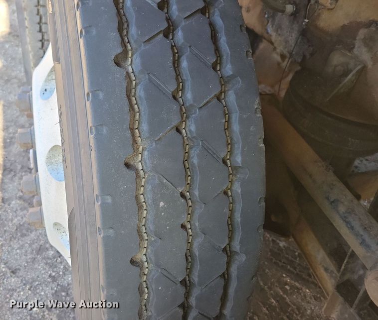 image for item DL7861 2002 Kenworth T800 dump truck