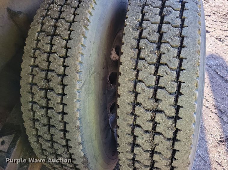 image for item DL7861 2002 Kenworth T800 dump truck