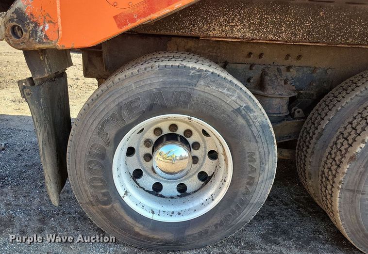 image for item DL7861 2002 Kenworth T800 dump truck