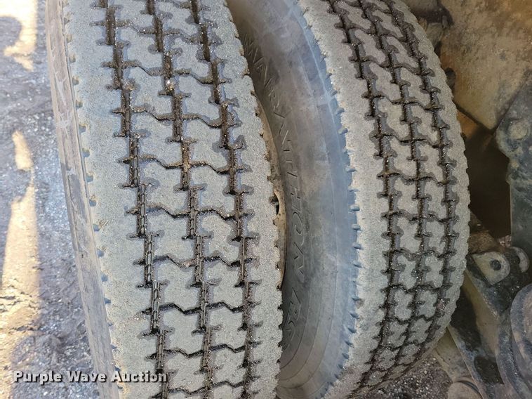 image for item DL7861 2002 Kenworth T800 dump truck