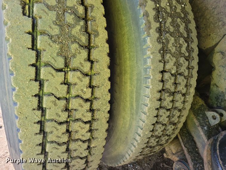 image for item DL7861 2002 Kenworth T800 dump truck