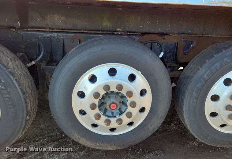 image for item DL7861 2002 Kenworth T800 dump truck