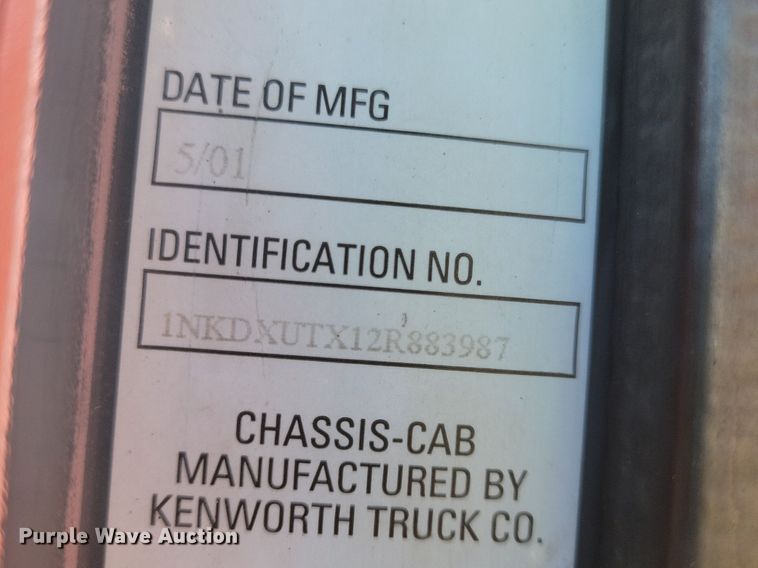 image for item DL7861 2002 Kenworth T800 dump truck