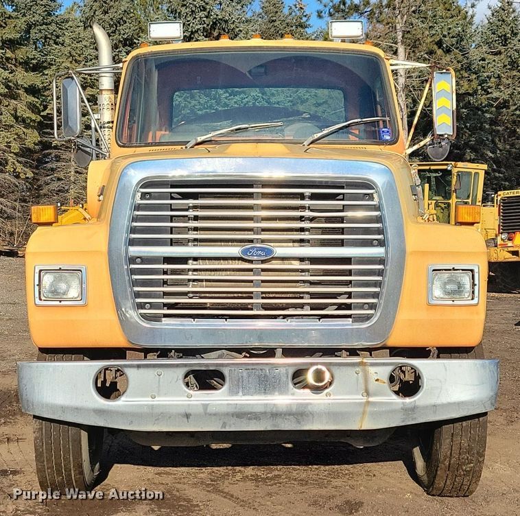 image for item DL7863 1990 Ford L8000 water truck