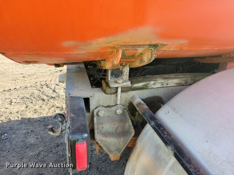 image for item DL7863 1990 Ford L8000 water truck