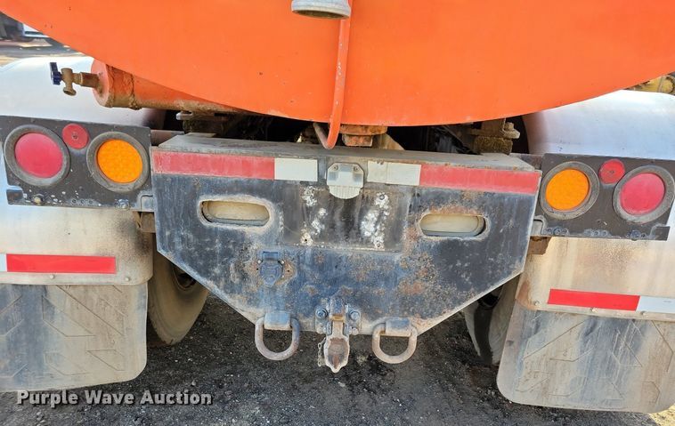 image for item DL7863 1990 Ford L8000 water truck