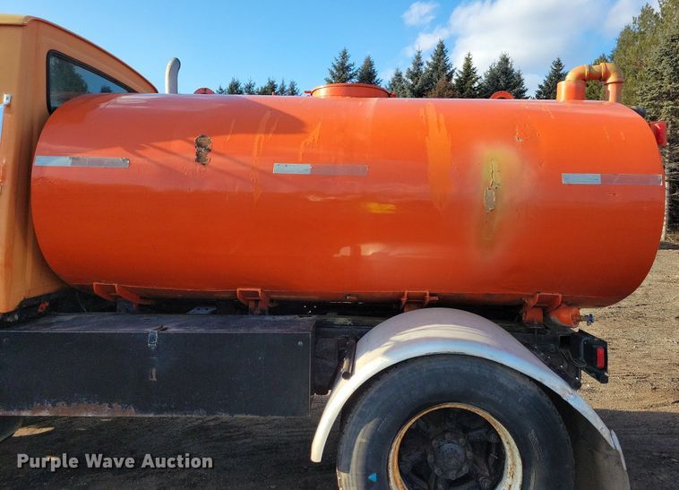 image for item DL7863 1990 Ford L8000 water truck