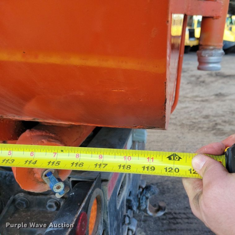 image for item DL7863 1990 Ford L8000 water truck