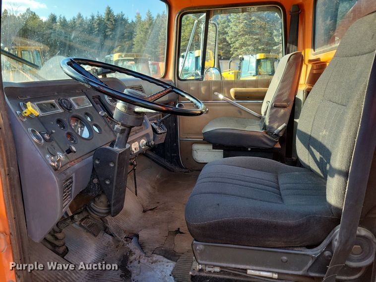 image for item DL7863 1990 Ford L8000 water truck