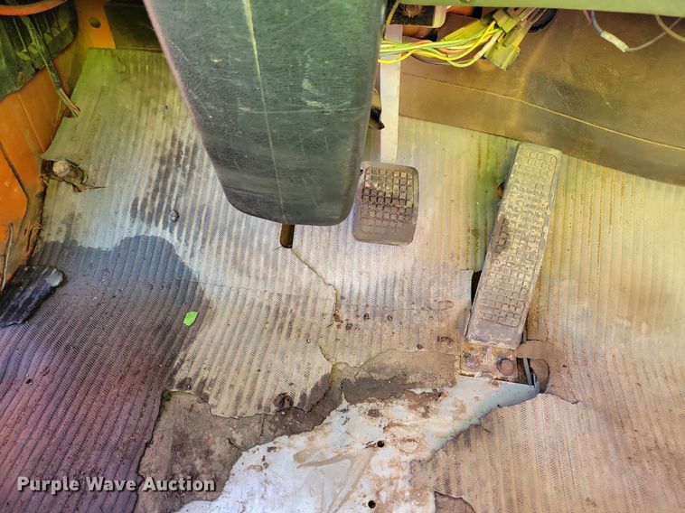 image for item DL7863 1990 Ford L8000 water truck