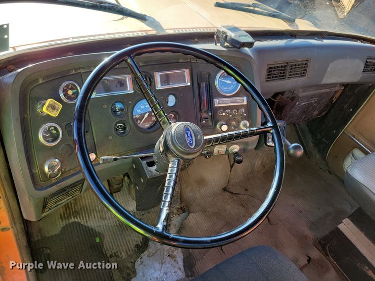 image for item DL7863 1990 Ford L8000 water truck