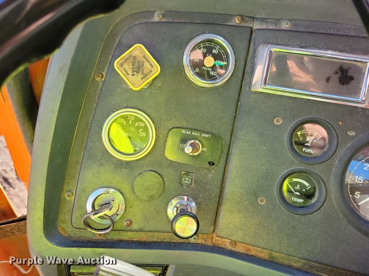 image for item DL7863 1990 Ford L8000 water truck