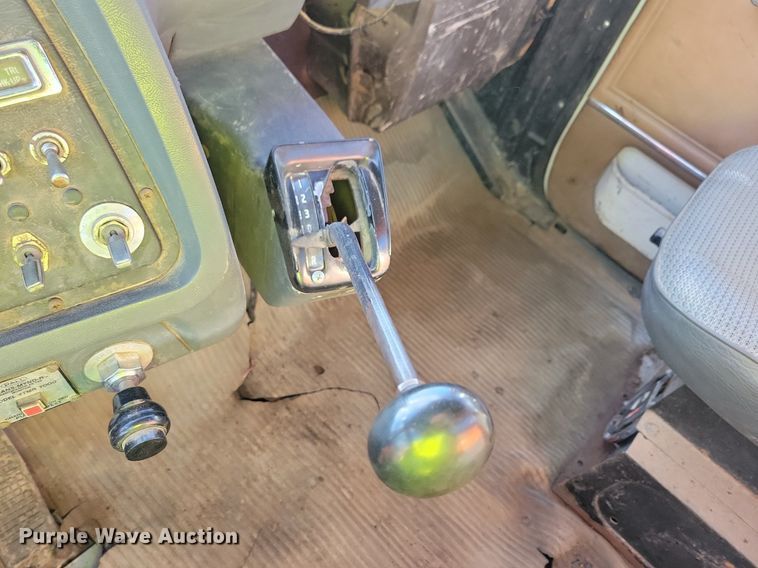 image for item DL7863 1990 Ford L8000 water truck