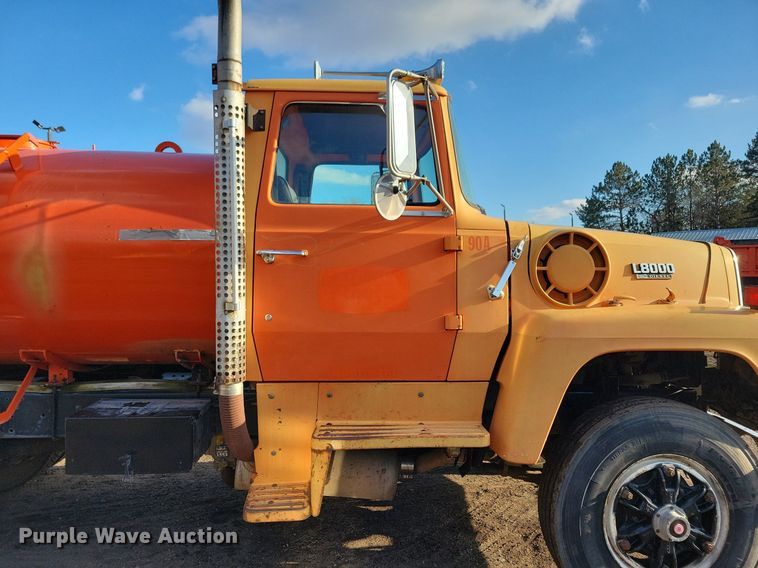 image for item DL7863 1990 Ford L8000 water truck