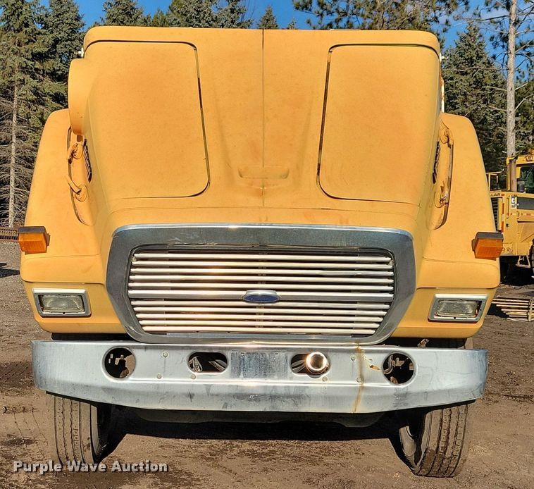 image for item DL7863 1990 Ford L8000 water truck