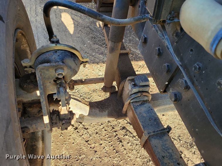 image for item DL7863 1990 Ford L8000 water truck