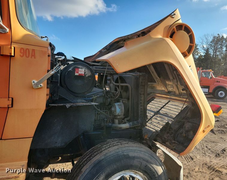 image for item DL7863 1990 Ford L8000 water truck