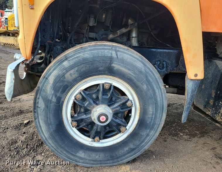 image for item DL7863 1990 Ford L8000 water truck