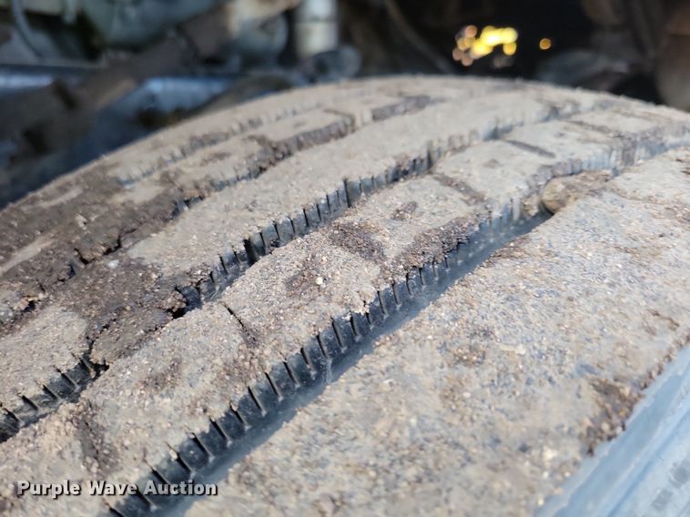 image for item DL7863 1990 Ford L8000 water truck