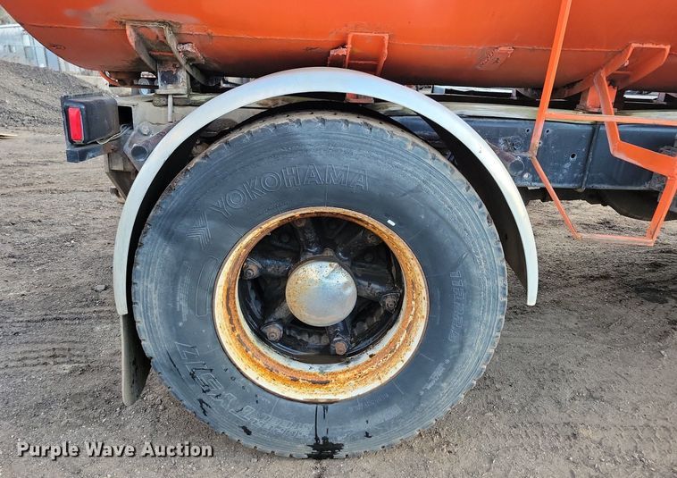 image for item DL7863 1990 Ford L8000 water truck