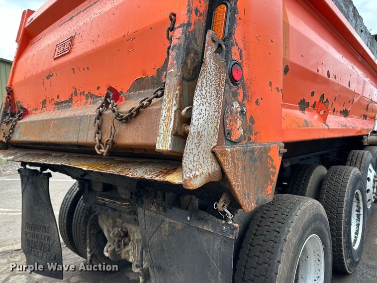 image for item DL7864 2005 Sterling LT9511 dump truck