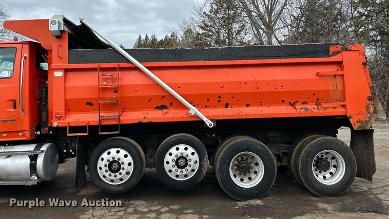 image for item DL7864 2005 Sterling LT9511 dump truck