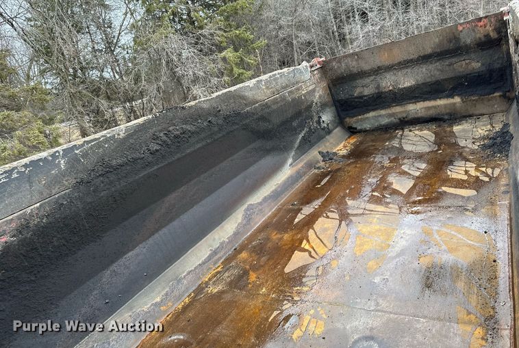 image for item DL7864 2005 Sterling LT9511 dump truck