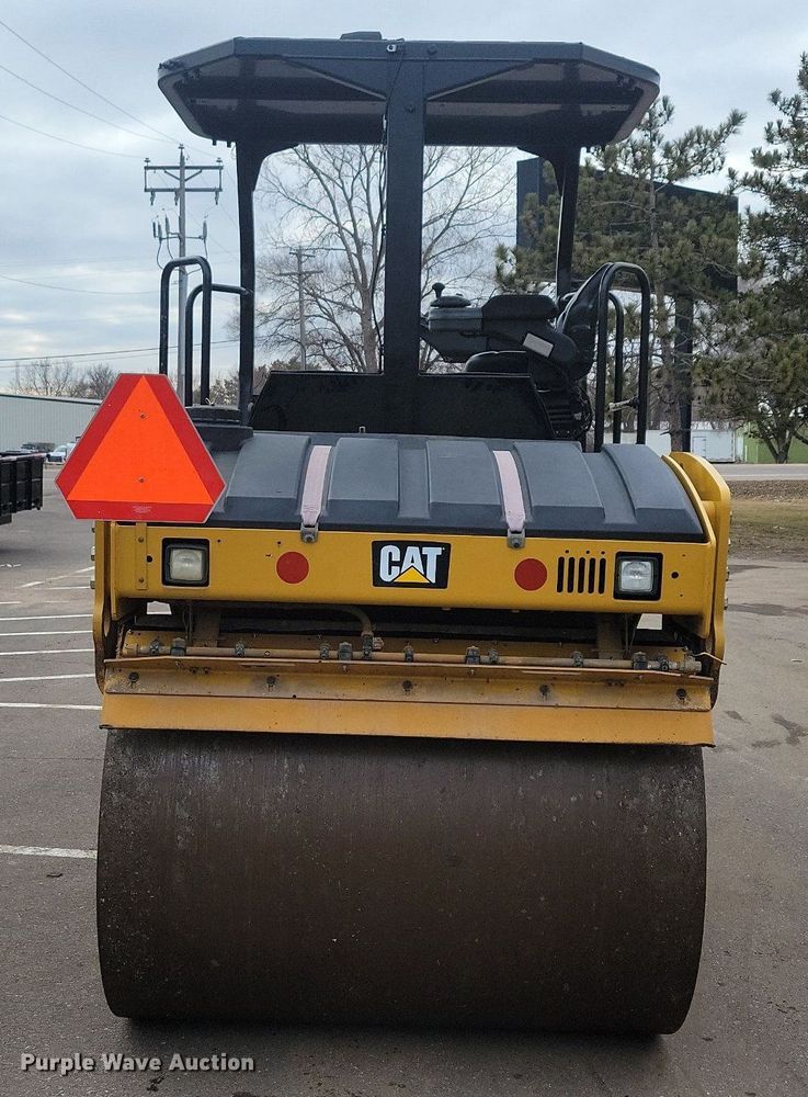 image for item DL7865 2016 Caterpillar CB44B double drum vibratory roller
