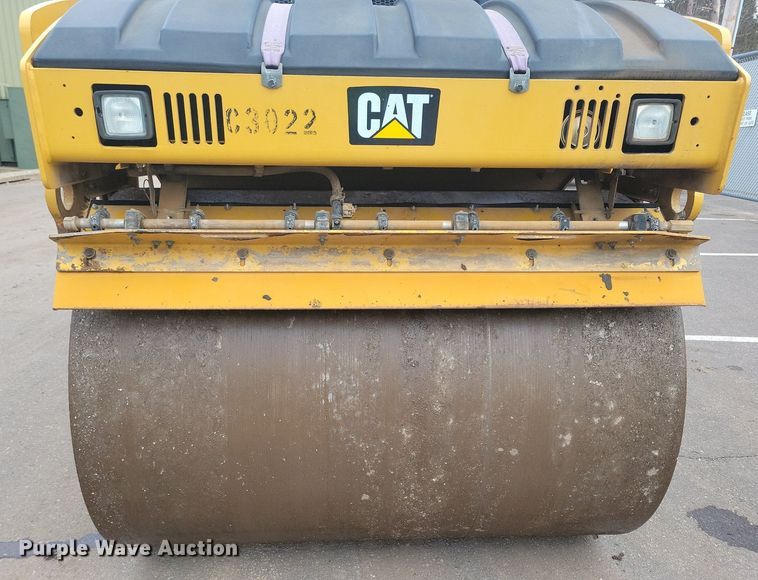 image for item DL7865 2016 Caterpillar CB44B double drum vibratory roller