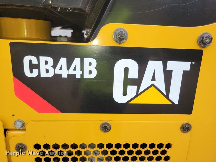 image for item DL7865 2016 Caterpillar CB44B double drum vibratory roller