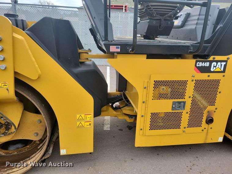 image for item DL7865 2016 Caterpillar CB44B double drum vibratory roller