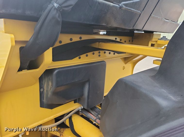 image for item DL7865 2016 Caterpillar CB44B double drum vibratory roller