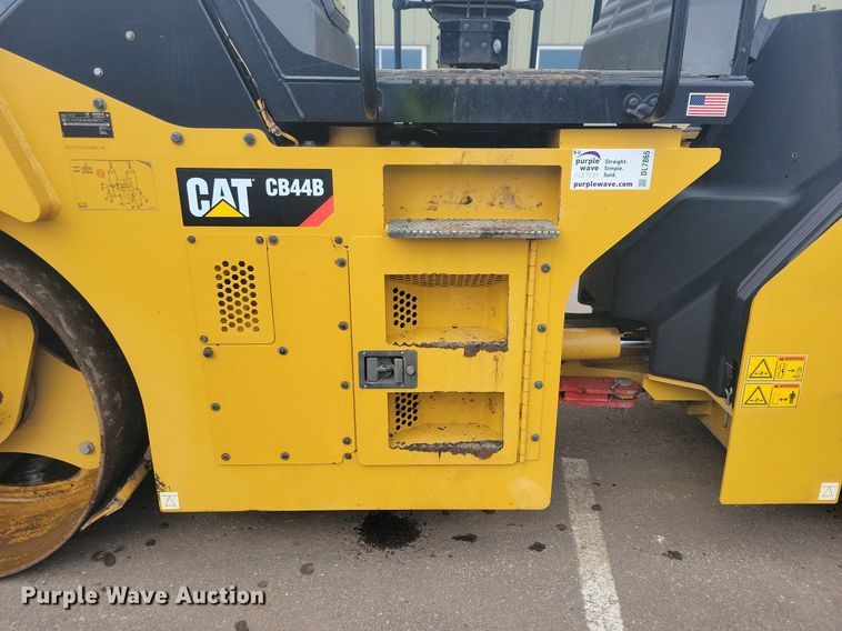 image for item DL7865 2016 Caterpillar CB44B double drum vibratory roller