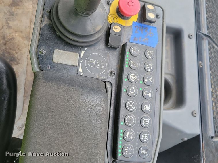 image for item DL7865 2016 Caterpillar CB44B double drum vibratory roller