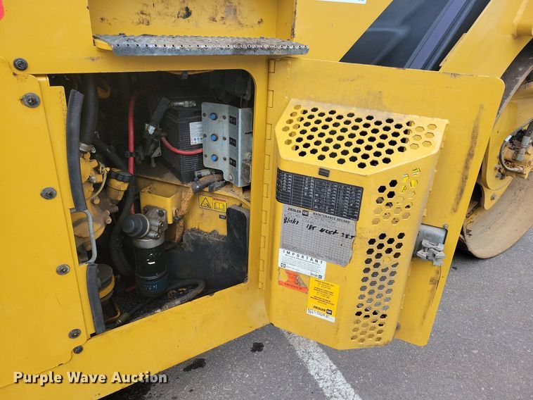 image for item DL7865 2016 Caterpillar CB44B double drum vibratory roller